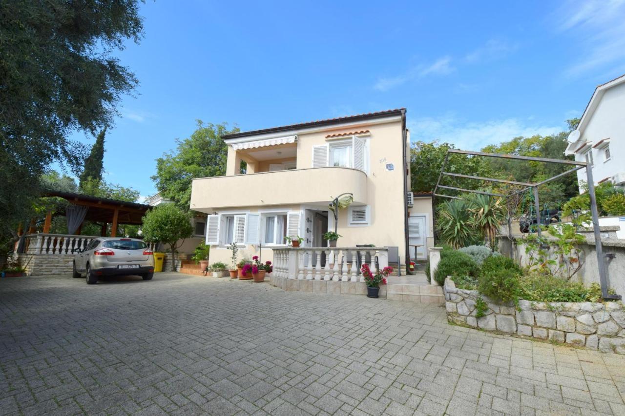 Apartments Julia Čižići Bagian luar foto