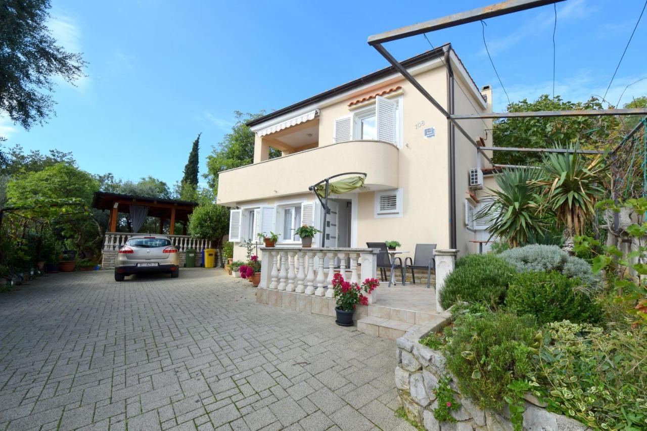 Apartments Julia Čižići Bagian luar foto