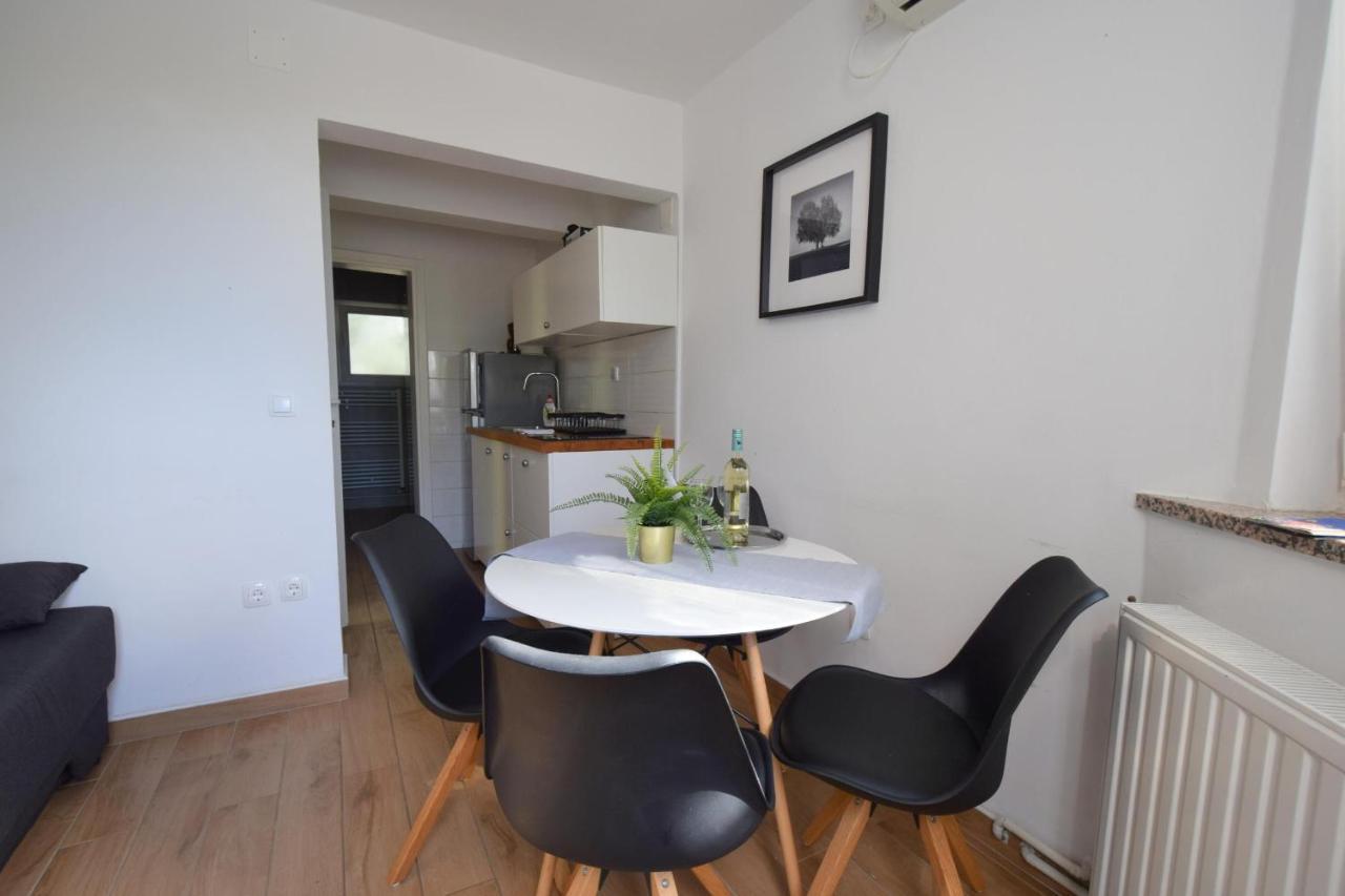 Apartments Julia Čižići Bagian luar foto