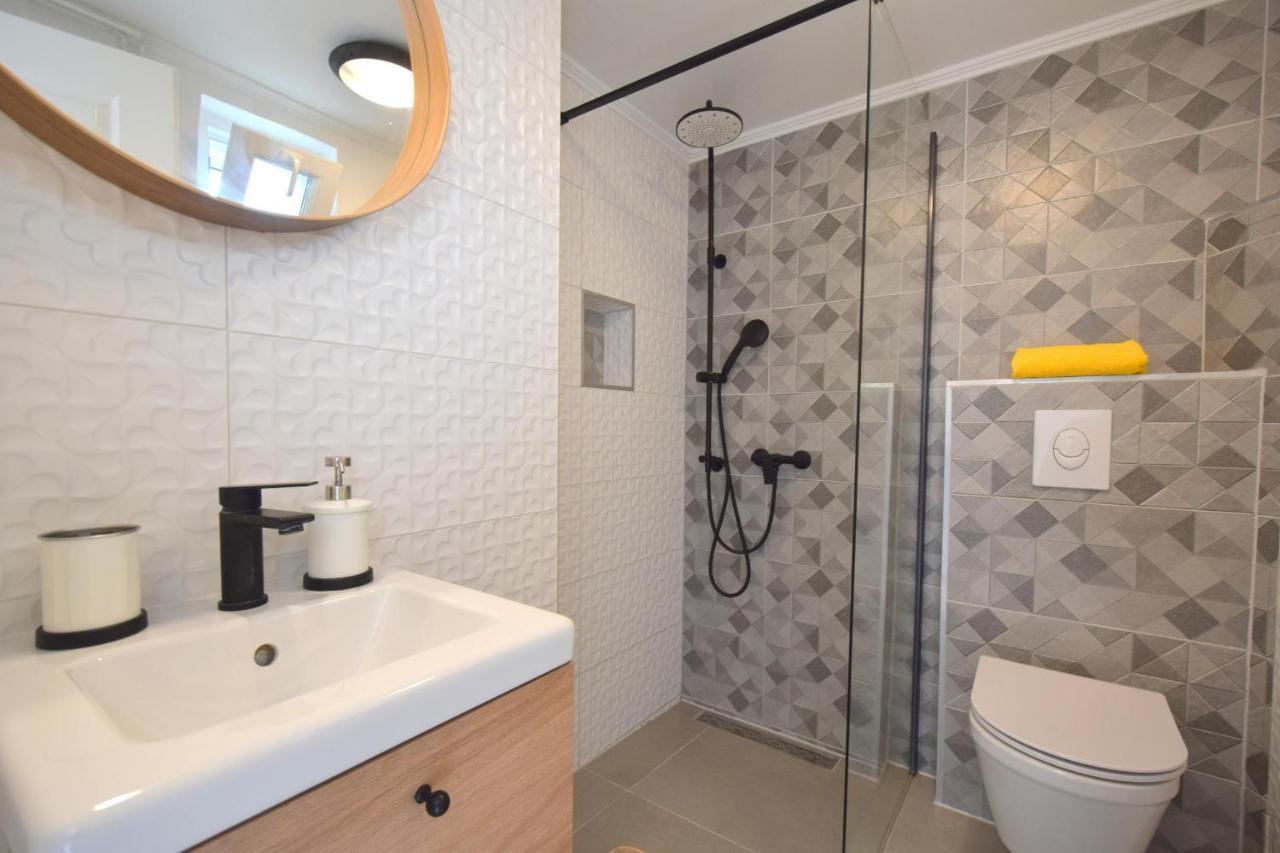 Apartments Julia Čižići Bagian luar foto
