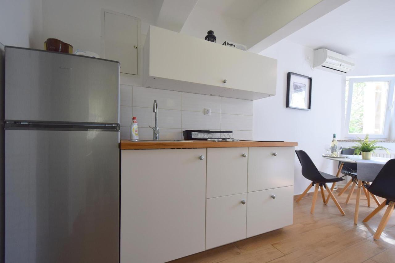 Apartments Julia Čižići Bagian luar foto