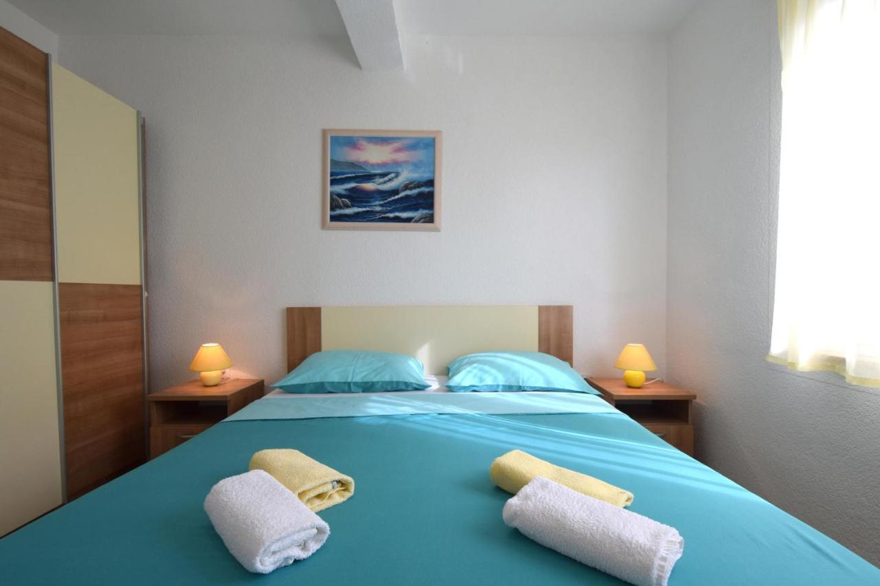 Apartments Julia Čižići Bagian luar foto