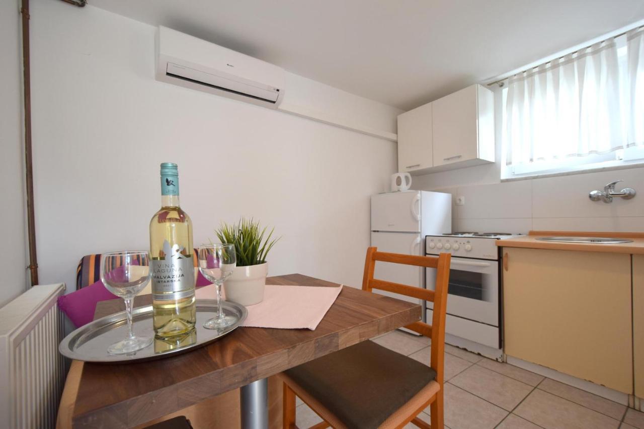 Apartments Julia Čižići Bagian luar foto
