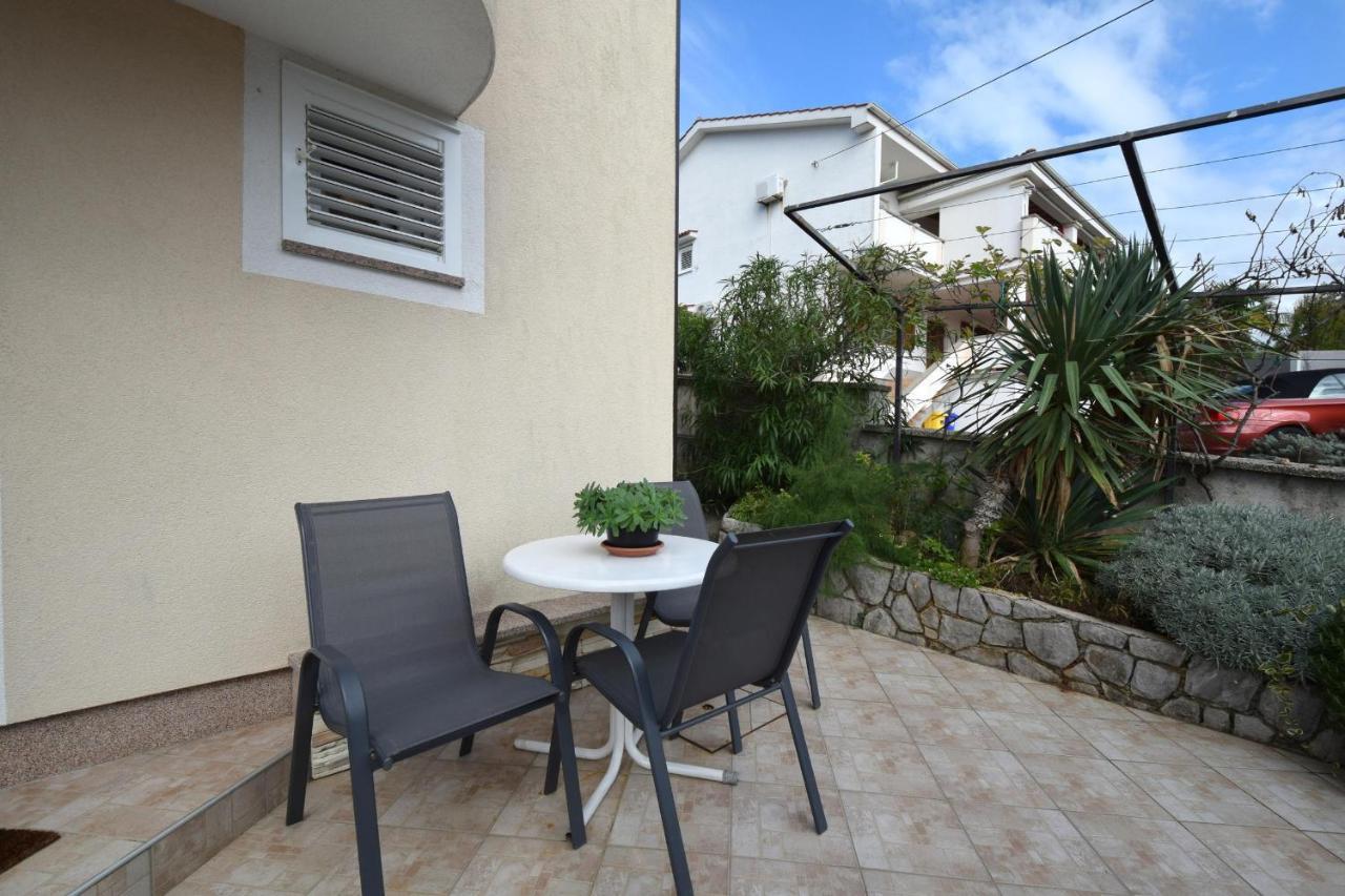 Apartments Julia Čižići Bagian luar foto