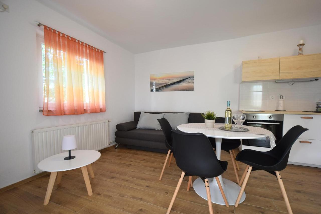 Apartments Julia Čižići Bagian luar foto